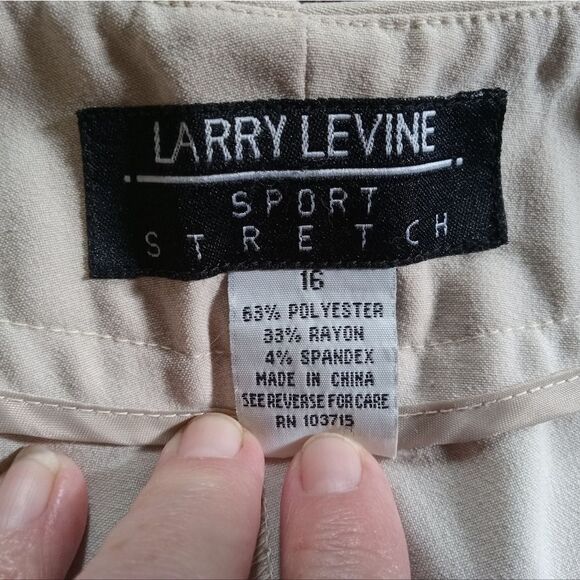 Women's Dress Pant. Wide legged, pockets, double belt loops. - Picture 5 of 6